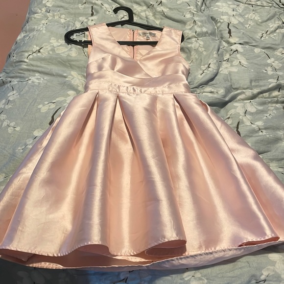 Light pink cocktail dress, back cut out - Picture 1 of 4